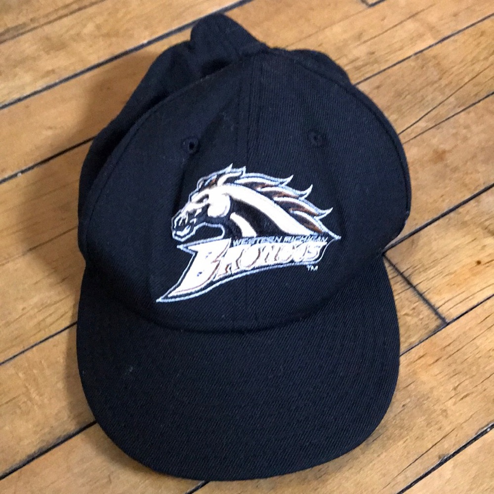 Western‎ Michigan Broncos New Era Black Cap with Embroidered Logo